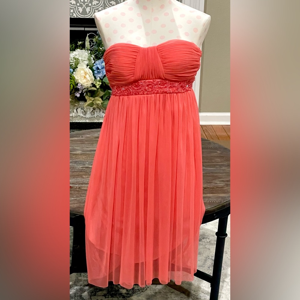Cache Strapless Coral Chiffon Beaded Short Prom/Special Occasion Dress - Sz 2
